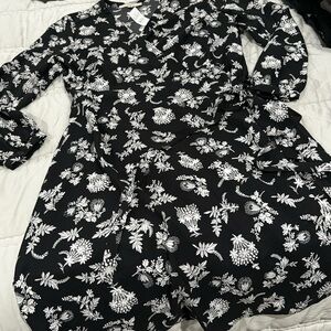 Loft 16 NWT Black Floral Wrap Dress